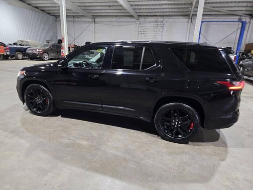 Mosaic Black Metallic 2019 Chevrolet Traverse Premier