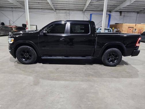 Diamond Black Crystal Pearlcoat 2019 RAM 1500 Rebel