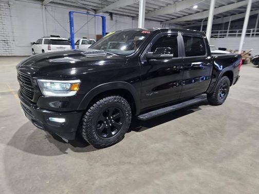 Diamond Black Crystal Pearlcoat 2019 RAM 1500 Rebel