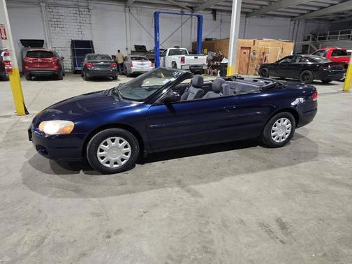 2005 Chrysler Sebring Base