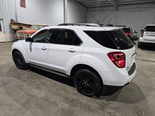 Summit White 2017 Chevrolet Equinox 1LT