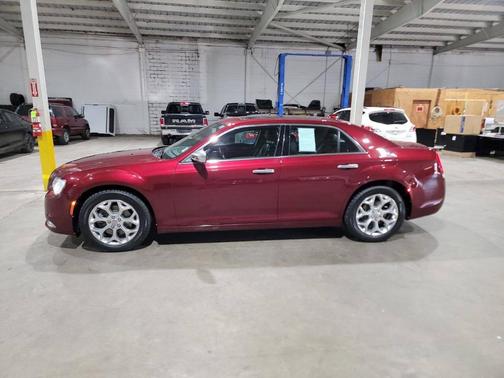 2017 Chrysler 300C Platinum