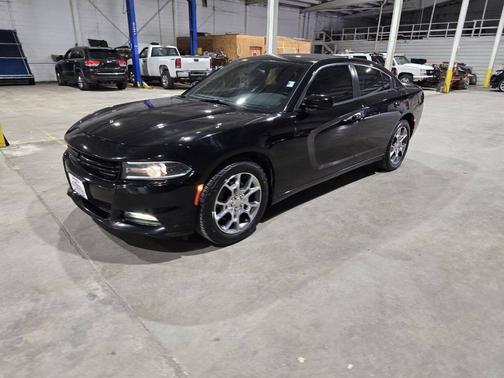Pitch Black 2015 Dodge Charger SXT