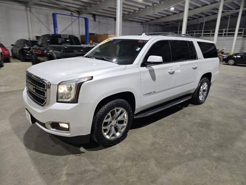 White Frost Tricoat 2019 GMC Yukon XL SLT