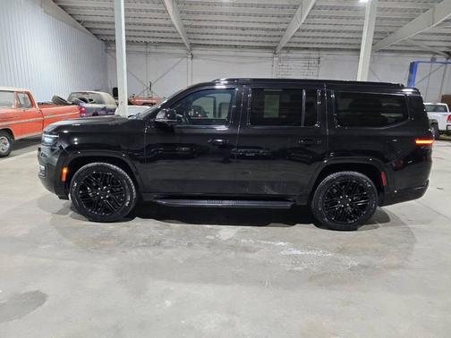 2022 Jeep Wagoneer Series III 4x4 4dr SUV