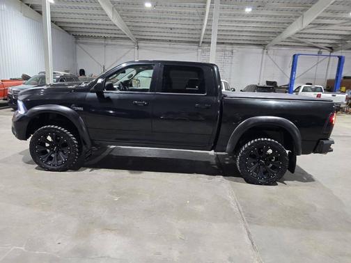 Brilliant Black Crystal Pearlcoat 2011 Dodge Ram 1500 Sport