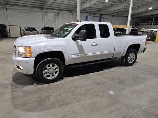 Summit White 2013 Chevrolet Silverado 2500 LT