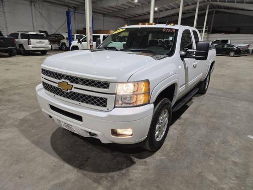 Summit White 2013 Chevrolet Silverado 2500 LT
