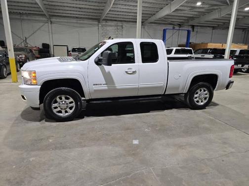 Summit White 2013 Chevrolet Silverado 2500 LT