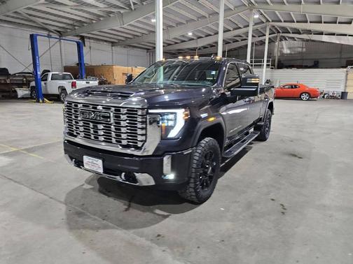 2024 GMC Sierra 2500 Denali