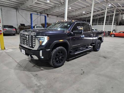 2024 GMC Sierra 2500 Denali