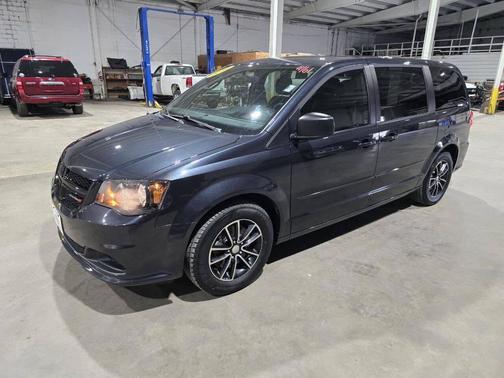 Maximum Steel Metallic Clearcoat 2014 Dodge Grand Caravan AVP/SE