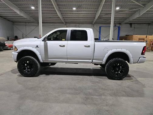 2017 RAM 2500 Laramie 4x4 4dr Crew Cab 6.3 ft. SB Pickup