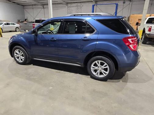Patriot Blue Metallic 2017 Chevrolet Equinox 1LT