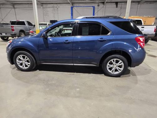 Patriot Blue Metallic 2017 Chevrolet Equinox 1LT