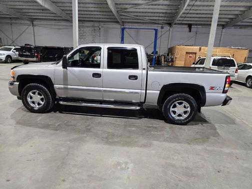 2005 GMC Sierra 1500 SLE Crew Cab