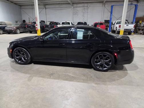 Gloss Black 2021 Chrysler 300 S