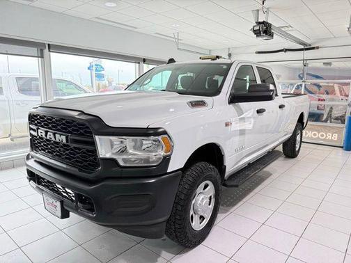 2021 RAM 3500 Tradesman Crew Cab 4x4 8' Box