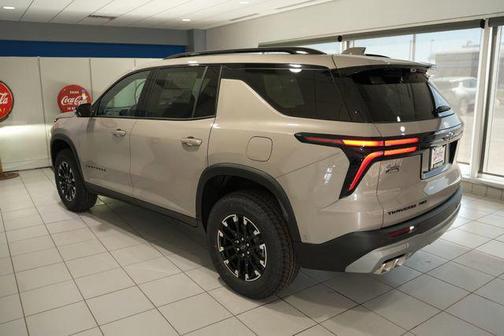 Sandstone Gray 2026 Chevrolet Traverse AWD Z71