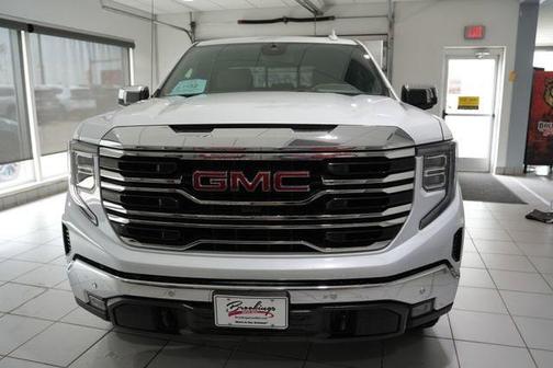Glacier White Tricoat 2026 GMC Sierra 1500 SLT