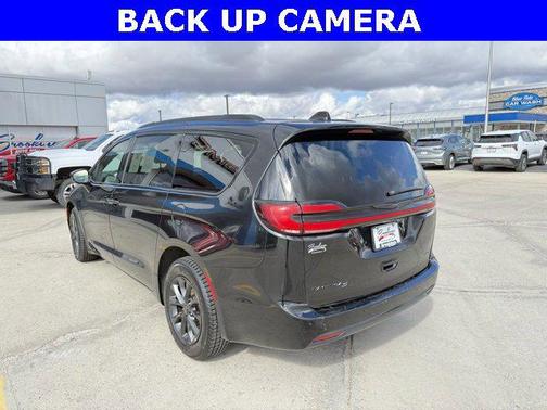 2022 Chrysler Pacifica Touring AWD