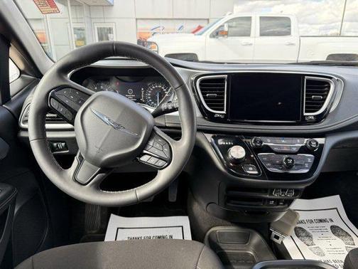2022 Chrysler Pacifica Touring AWD