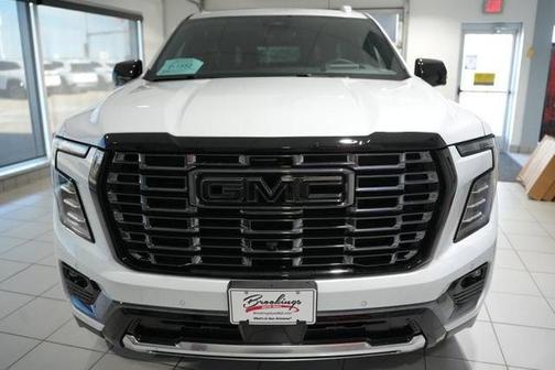 White Frost Tricoat 2023 GMC Yukon XL Denali