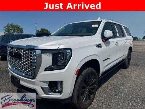 White Frost Tricoat 2023 GMC Yukon XL Denali
