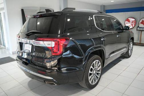 2022 GMC Acadia Denali