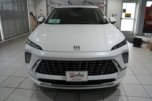 Iridescent White Tricoat 2026 Buick Envision Avenir AWD