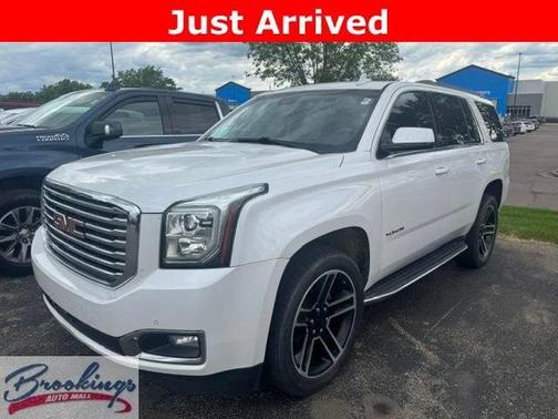 White Frost Tricoat 2016 GMC Yukon SLT