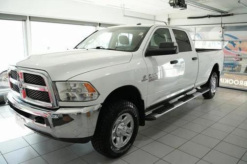 2017 RAM 2500 Tradesman Crew Cab 4x4 8' Box