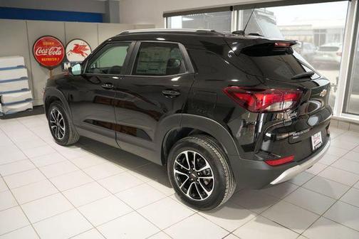 Mosaic Black Metallic 2026 Chevrolet Trailblazer LT