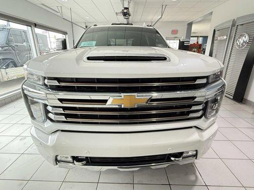 2022 Chevrolet Silverado 3500 High Country
