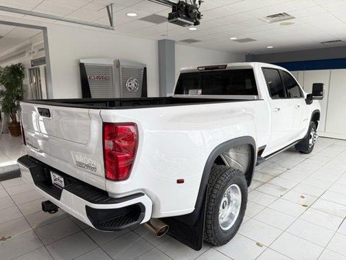 2022 Chevrolet Silverado 3500 High Country
