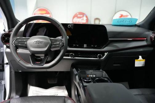 Polar White Tricoat 2026 Chevrolet Equinox AWD RS