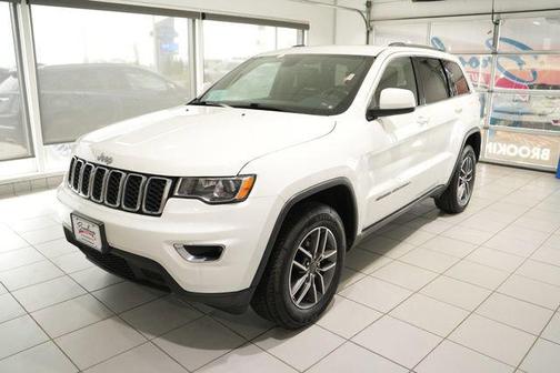 Bright White Clearcoat 2020 Jeep Grand Cherokee Laredo