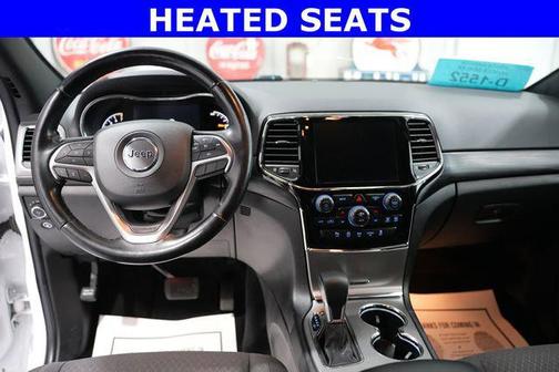 Bright White Clearcoat 2020 Jeep Grand Cherokee Laredo