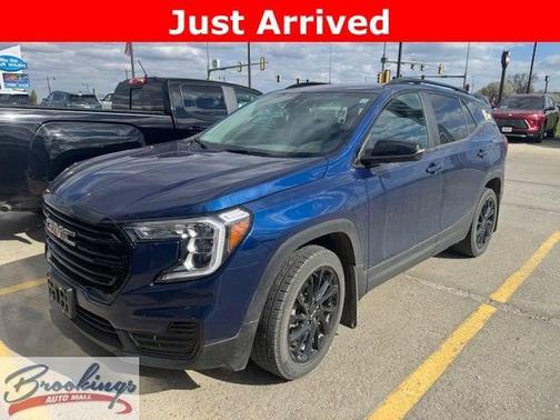 Marine Metallic 2023 GMC Terrain SLE