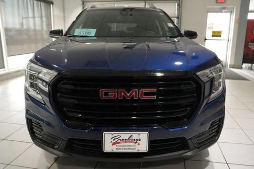 Marine Metallic 2023 GMC Terrain SLE