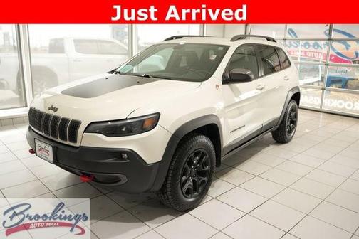 Pearl White Pearlcoat 2019 Jeep Cherokee Trailhawk