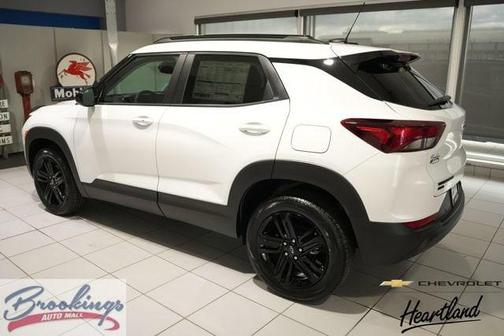 Summit White 2026 Chevrolet Trailblazer LT