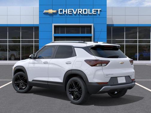 Summit White 2026 Chevrolet Trailblazer LT