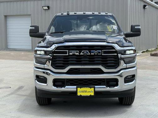 2025 RAM 2500 Tradesman Crew Cab 4x4 6'4' Box