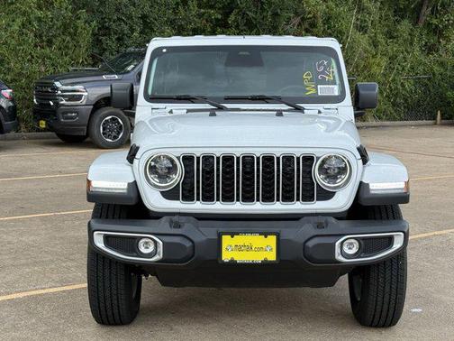 2025 Jeep Wrangler 4-Door Sahara 4x4