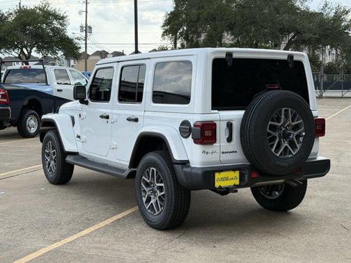 2025 Jeep Wrangler 4-Door Sahara 4x4