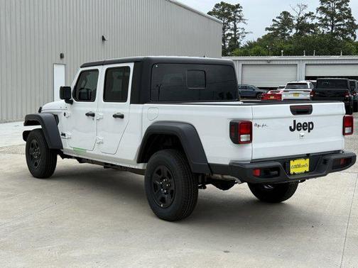 2025 Jeep Gladiator Sport
