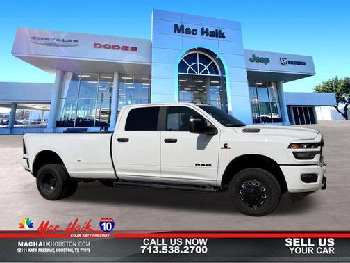 Bright White Clearcoat 2026 RAM 3500 Lone Star Crew Cab 4x4 8' Box