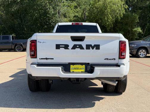 Bright White Clearcoat 2026 RAM 3500 Lone Star Crew Cab 4x4 8' Box