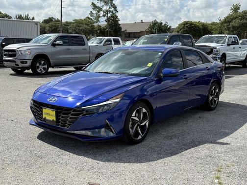 2023 Hyundai ELANTRA Limited